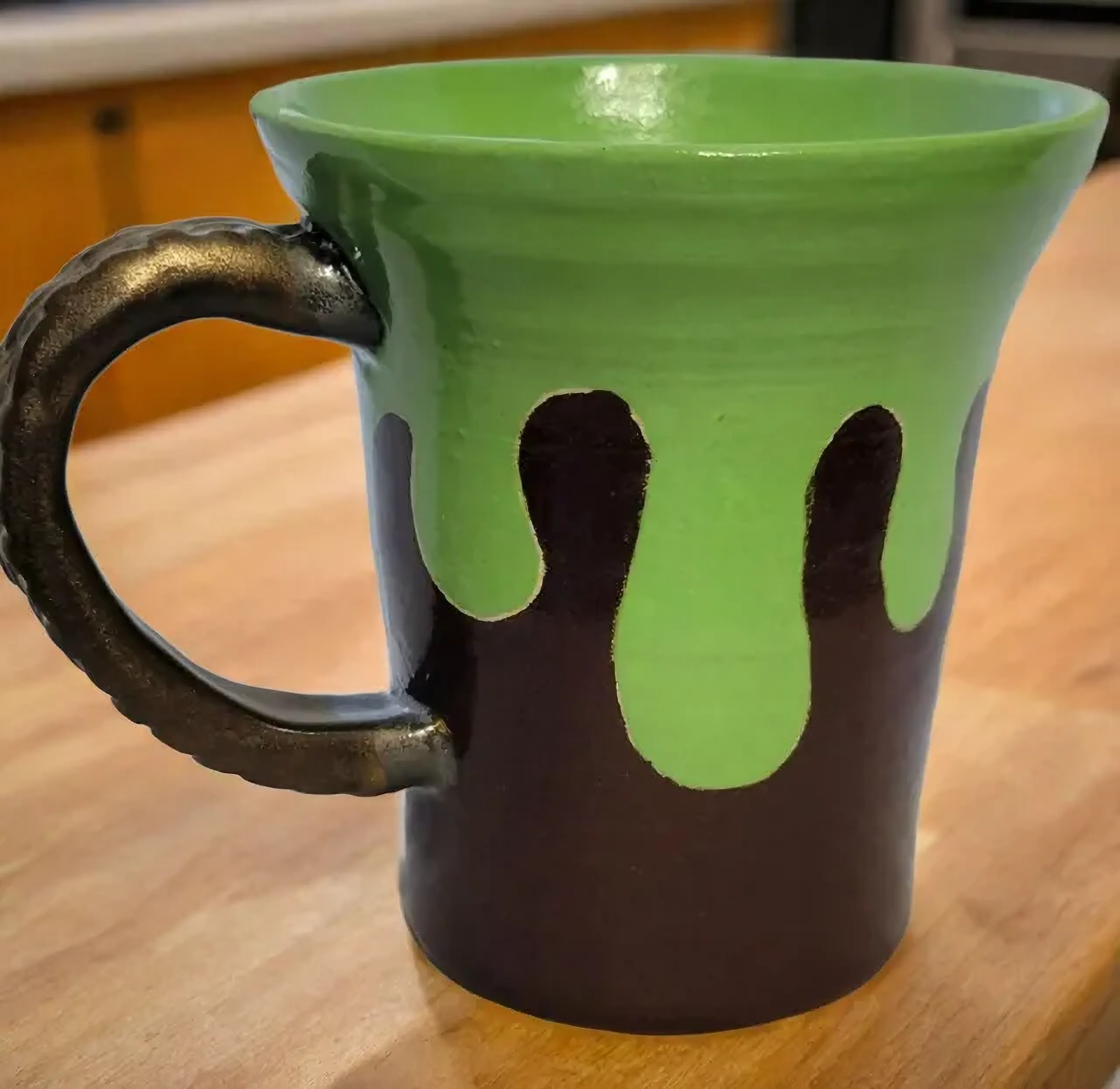 10-12 oz Pistachio/Chocolate Mug with Handle